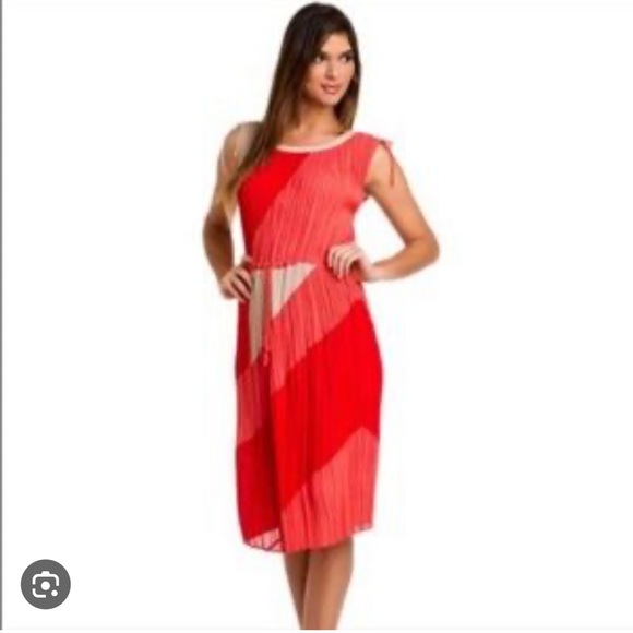 BCBGMaxazria color-block pleated midi dress medium - Picture 16 of 16